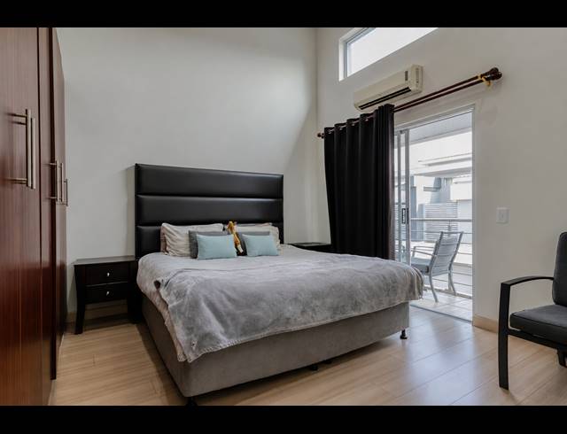 2 BEDROOM TOWNHOUSE FOR SALE IN BRYANSTON
